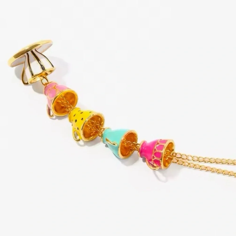 ✨ModCloth Alice Teacups Necklace